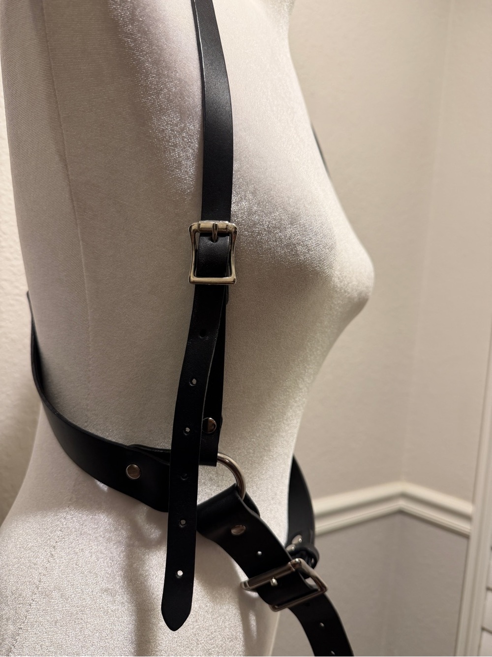 Zana Bayne Size Large Black Leather Harness Belt - Picture 6 of 8